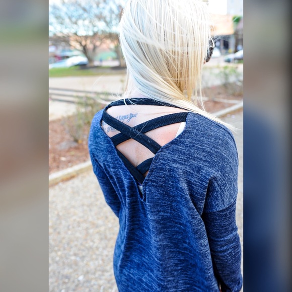 Perfect Criss Cross Top Navy - Picture 2 of 3